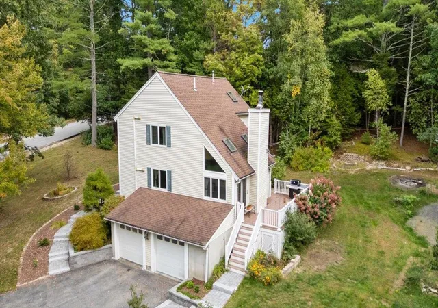 Photo 2 of Single family home for sale at 8 Homestead Dr, Raymond, NH 03077 | MLS# 5111256 | Listing updated on 2026-09-29