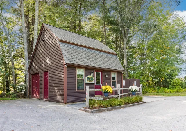 Photo 3 of Townhouse for sale at 59 Thornhill Rd, Stratham, NH 03885 | MLS# 5111261 | Listing updated on 2026-10-13