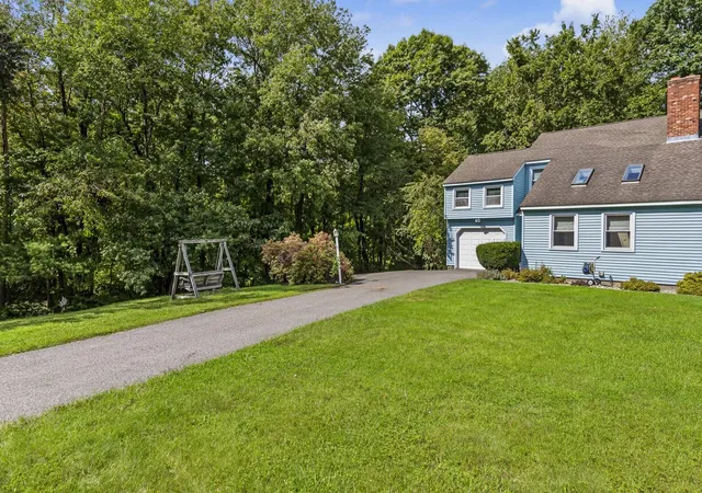 Photo 2 of Condo for sale at 15l Bonnie Ln, Derry, NH 03038 | MLS# 5111297 | Listing updated on 2026-09-30