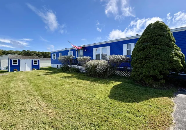 Manufactured home for sale at 96 Whip Poor Will St, Seabrook, NH 03874 | MLS# 5111312
