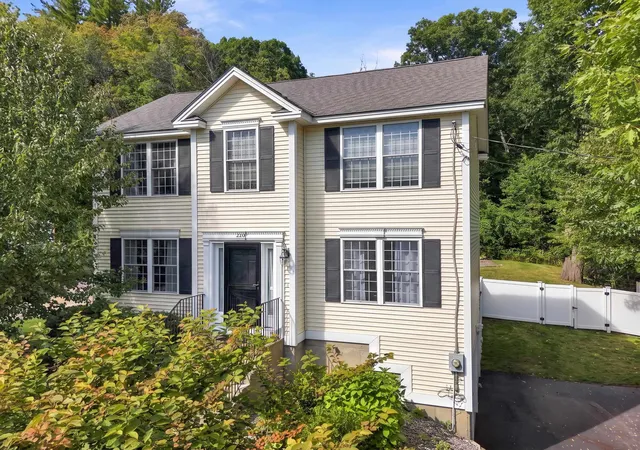 Photo 1 of Sale Pending at 220 Arah St, Manchester, NH 03104 | MLS# 5111363 | Listing updated on 2026-10-18