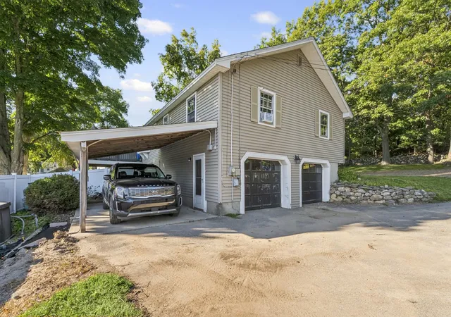 Photo 2 of Single family home for sale at 53 Pillsbury Rd, Londonderry, NH 03053 | MLS# 5111368 | Listing updated on 2026-10-14
