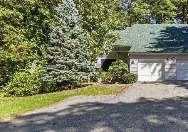 Photo 3 of Condo for sale at 39 Aspen Dr, Atkinson, NH 03811 | MLS# 5111375 | Listing updated on 2026-10-09