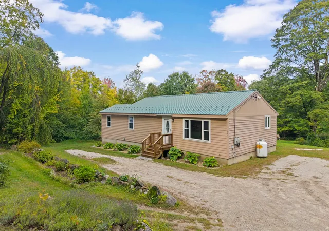 Single family home for sale at 681 West Rd, Bradford, NH 03221 | MLS# 5111410