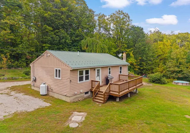 Photo 2 of Single family home for sale at 681 West Rd, Bradford, NH 03221 | MLS# 5111410 | Listing updated on 2026-10-15