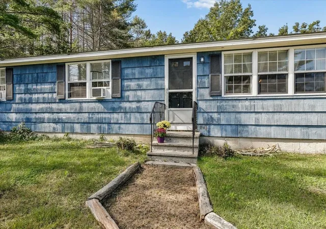 Photo 3 of Single family home for sale at 246 Hill Rd, Franklin, NH 03235 | MLS# 5111411 | Listing updated on 2026-10-16
