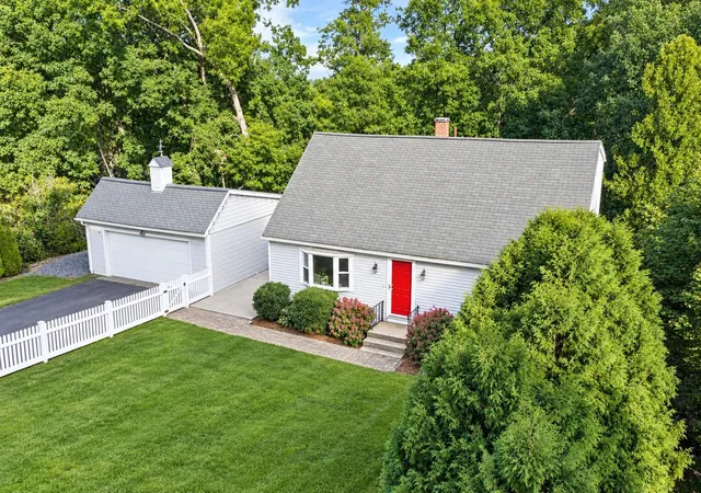 Photo 1 of Single family home for sale at 37 Woodfield St, Nashua, NH 03062 | MLS# 5111445 | Listing updated on 2026-10-05