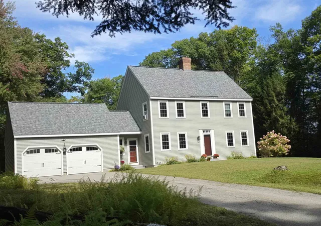 Photo 2 of Single family home for sale at 90 Deer Run Rd, Henniker, NH 03242 | MLS# 5111458 | Listing updated on 2026-09-30