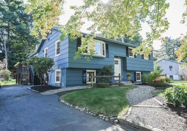 Photo 1 of Single family home for sale at 21 Belmont Dr, Merrimack, NH 03054 | MLS# 5111472 | Listing updated on 2026-10-03