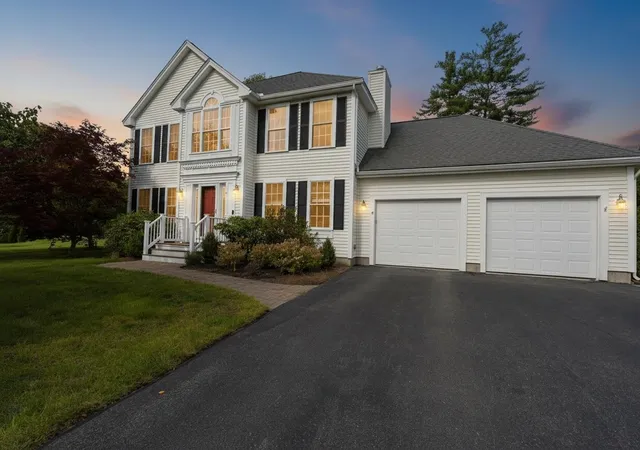 Photo 1 of Single family home for sale at 4 Aspen Dr, Somersworth, NH 03878 | MLS# 5111483 | Listing updated on 2026-10-13