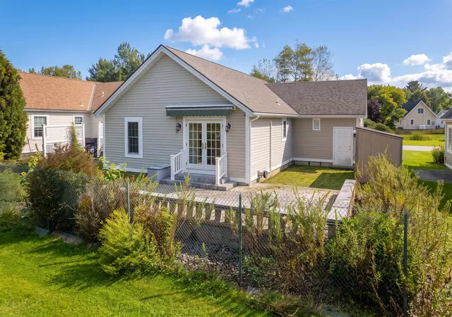 Photo 2 of Single family home for sale at 37 Griswold Dr, Rutland, VT 05701 | MLS# 5111529 | Listing updated on 2026-09-27