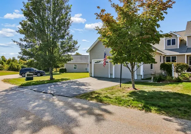 Photo 2 of Townhouse for sale at 216 Kearsage Dr #A, Pembroke, NH 03275 | MLS# 5111534 | Listing updated on 2026-10-06