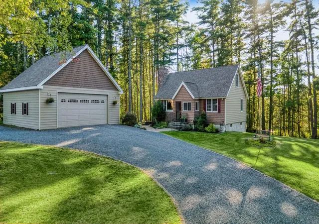Photo 1 of Single family home for sale at 34 Tall Pine Rd, Moultonborough, NH 03254 | MLS# 5111578 | Listing updated on 2026-10-03