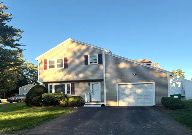Photo 1 of Sale Pending at 9 Fenwick St, Nashua, NH 03063 | MLS# 5111589 | Listing updated on 2026-10-12