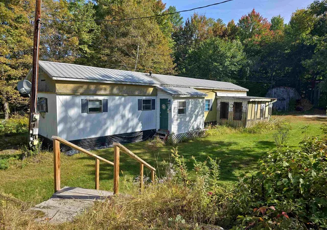 Photo 2 of Single family home for sale at 463 John Stark Hwy, Newport, NH 03773 | MLS# 5111594 | Listing updated on 2026-10-07