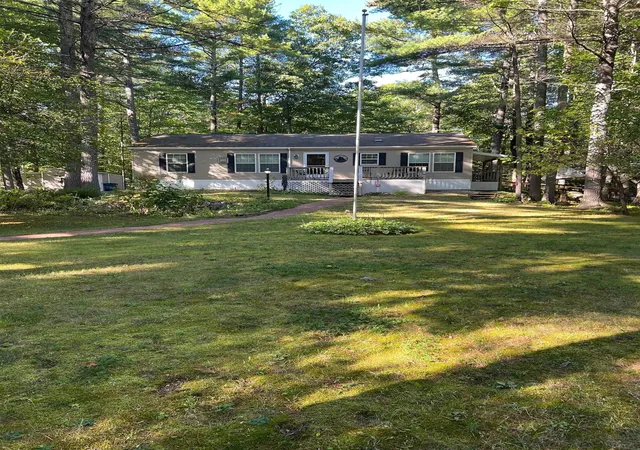 Photo 1 of Manufactured home for sale at 40 Wildwood Way, Conway, NH 03813 | MLS# 5111628 | Listing updated on 2026-10-05