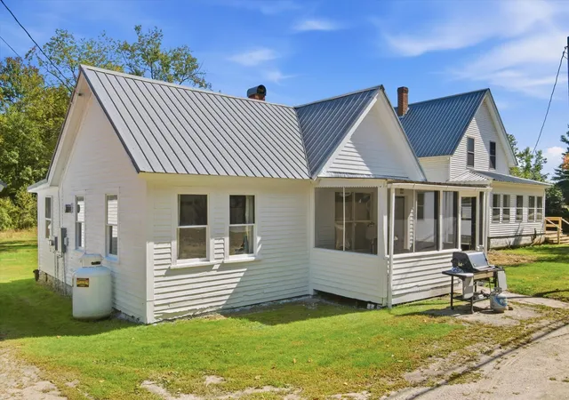 Photo 2 of Multi family home for sale at 479 US Hwy 202, Bennington, NH 03442 | MLS# 5111661 | Listing updated on 2026-10-29