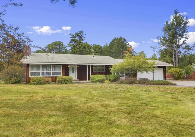 Photo 3 of Single family home for sale at 73 Old Ml Rd, Sanford, ME 04073 | MLS# 5111674 | Listing updated on 2026-09-28