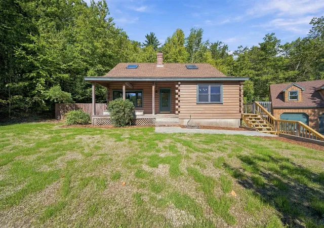 Photo 2 of Single family home for sale at 2 Ragged Mountain Rd, New Durham, NH 03855 | MLS# 5111690 | Listing updated on 2026-10-12