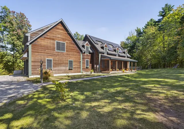 Photo 1 of Single family home for sale at 379 E Washington Rd, Hillsborough, NH 03244 | MLS# 5111738 | Listing updated on 2026-09-28