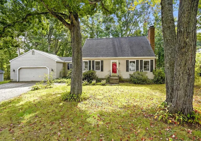 Photo 1 of Single family home for sale at 42 Taschereau Blvd, Nashua, NH 03062 | MLS# 5111746 | Listing updated on 2026-10-25