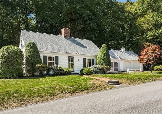 Photo 1 of Single family home for sale at 15 Pleasant View Ave, Concord, NH 03301 | MLS# 5111795 | Listing updated on 2026-10-05