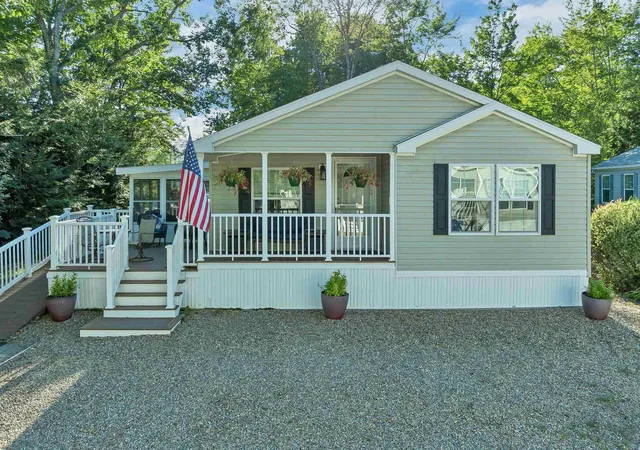 Photo 1 of Sale Pending at 9 Barvel Whang Rd, Tuftonboro, NH 03816 | MLS# 5111798 | Listing updated on 2026-10-03