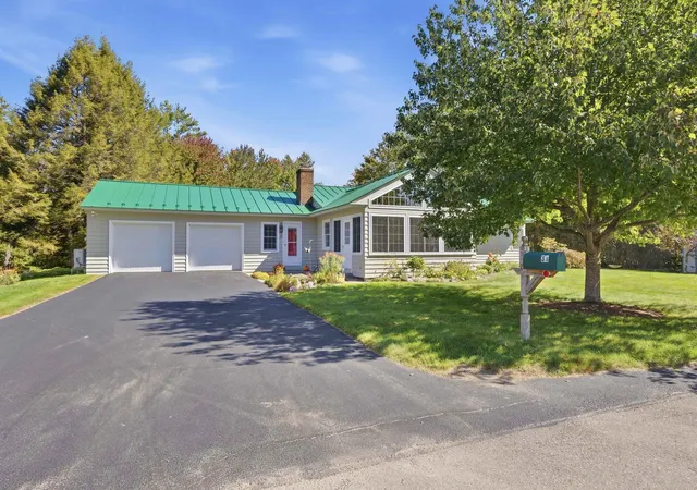 Photo 1 of Sale Pending at 31 Sawyer Ln, New London, NH 03257 | MLS# 5111813 | Listing updated on 2026-10-03