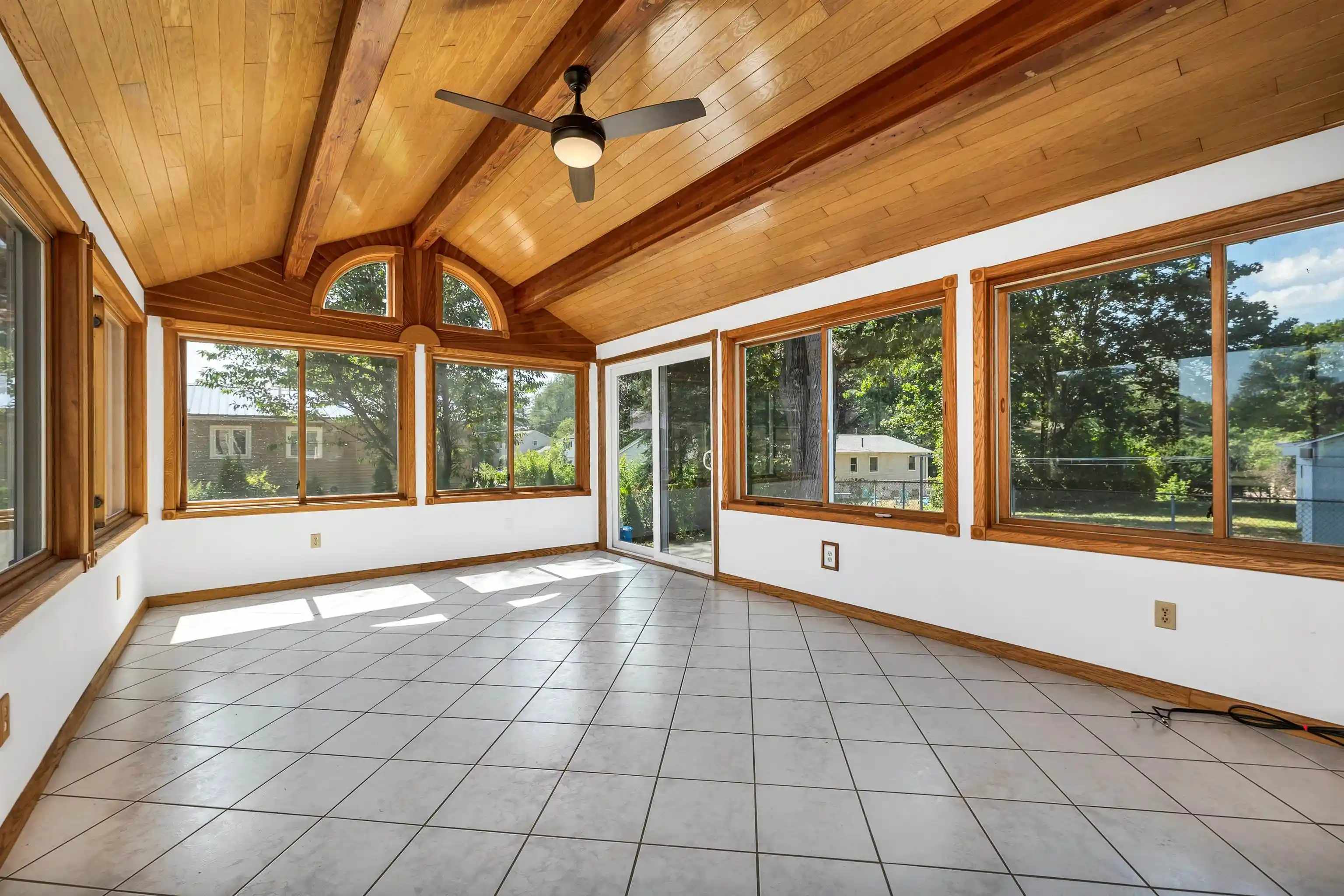 Photo 2 of Single family home for sale at 19 Suzanne Dr, Portsmouth, NH 03801 | MLS# 5111829 | Listing updated on 2026-10-28