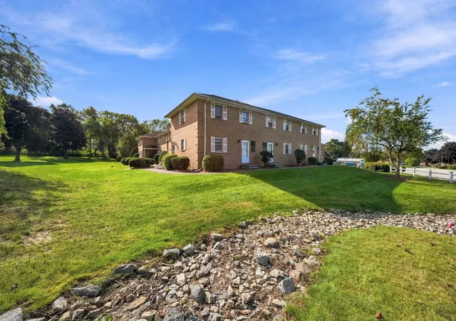Photo 1 of Condo for sale at 102 Elmwood Dr, Hudson, NH 03051 | MLS# 5111890 | Listing updated on 2026-10-21