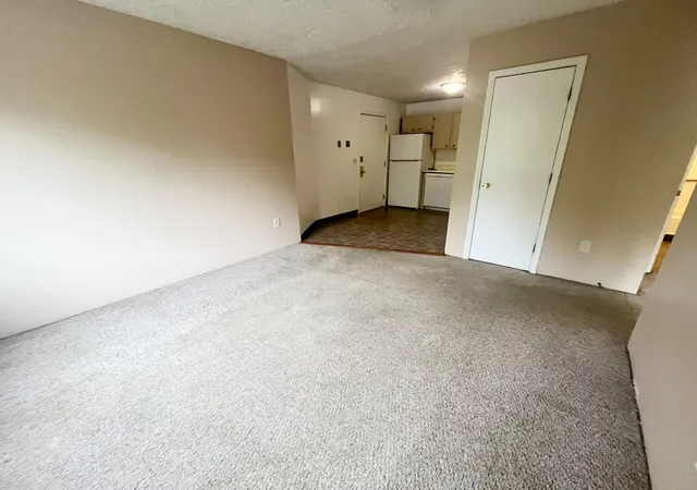 Condo for sale at 35 Log St #1A, Manchester, NH 03102 | MLS# 5111903