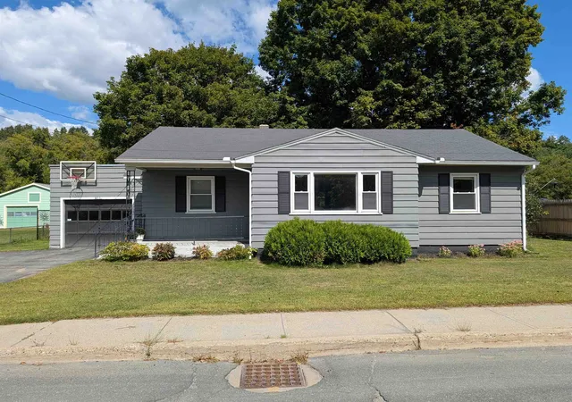 Single family home for sale at 411 Concord Ave, Saint Johnsbury, VT 05819 | MLS# 5111913