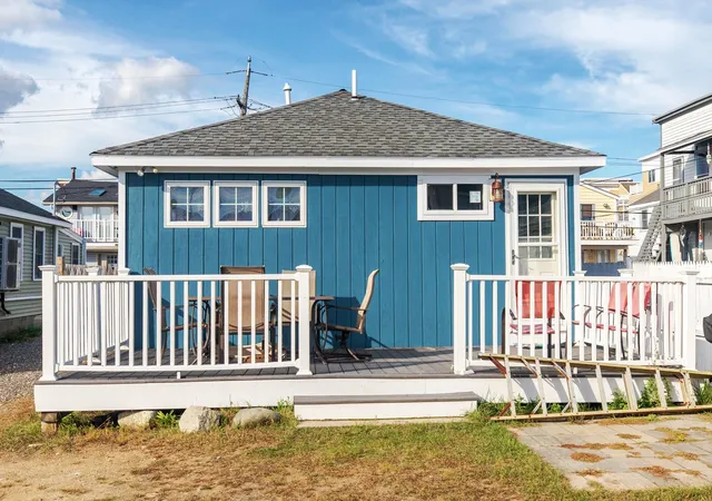 Photo 3 of Single family home for sale at 15 Perkins Ave, Hampton, NH 03842 | MLS# 5111928 | Listing updated on 2026-09-29