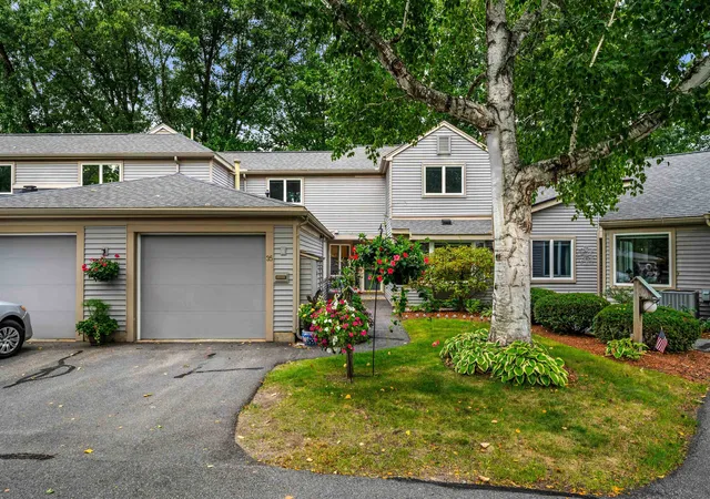 Townhouse for sale at 35 Walden Pond Dr, Nashua, NH 03064 | MLS# 5111945