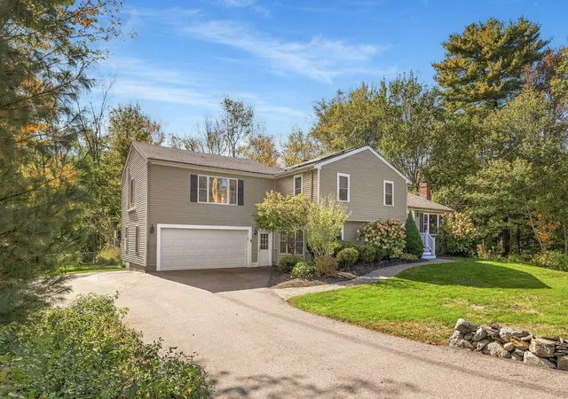 Photo 3 of Single family home for sale at 45 Tide Ml Rd, Hampton, NH 03842 | MLS# 5111999 | Listing updated on 2026-10-15