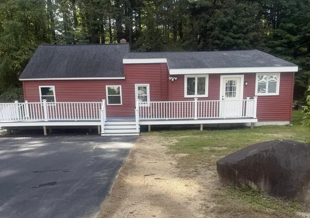 Photo 1 of Single family home for sale at 121 Moose Clb Park Rd, Goffstown, NH 03045 | MLS# 5112003 | Listing updated on 2026-10-28