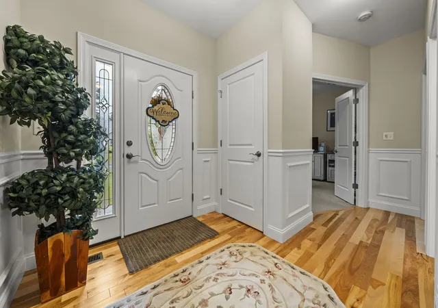 Photo 3 of Sale Pending at 8 Falling Leaf Cir #8, Londonderry, NH 03053 | MLS# 5112052 | Listing updated on 2026-10-05