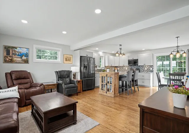 Photo 4 of Single family home for sale at 20 Beaumont Dr, Dover, NH 03820 | MLS# 5112060 | Listing updated on 2026-10-29
