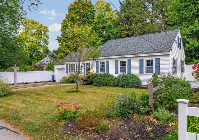Photo 2 of Single family home for sale at 19 Monadnock St, Nashua, NH 03064 | MLS# 5112066 | Listing updated on 2026-10-27