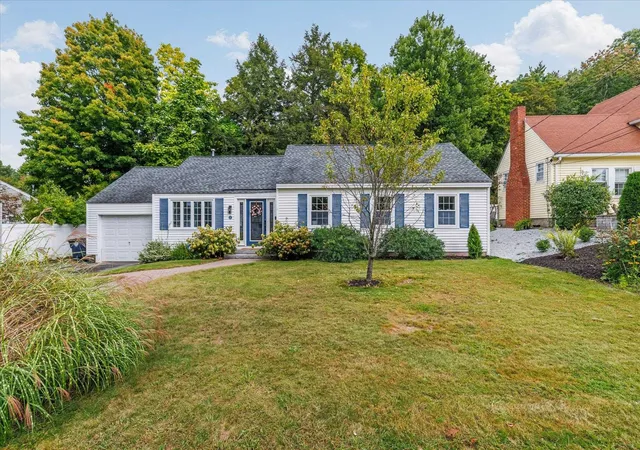 Photo 3 of Single family home for sale at 19 Monadnock St, Nashua, NH 03064 | MLS# 5112066 | Listing updated on 2026-10-27