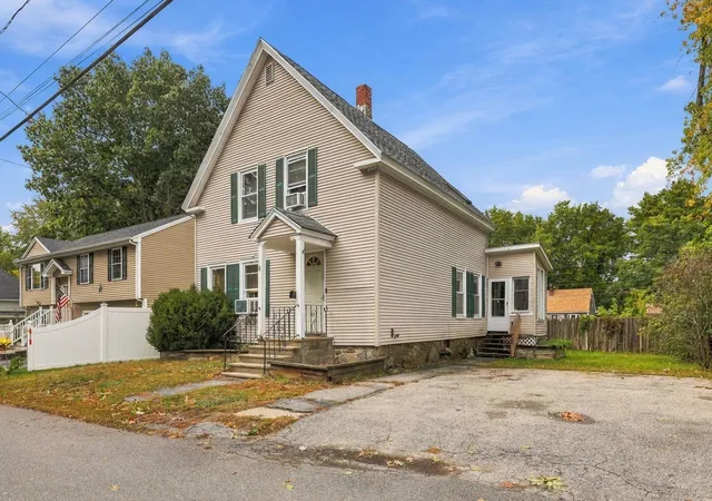 Photo 2 of Single family home for sale at 6 Howard St, Derry, NH 03038 | MLS# 5112078 | Listing updated on 2026-10-01