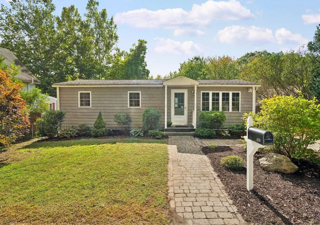 Photo 1 of Sale Pending at 650 Douglas St Ext, Manchester, NH 03102 | MLS# 5112080 | Listing updated on 2026-10-10