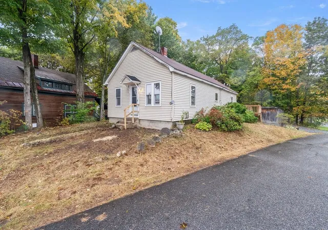 Photo 1 of Single family home for sale at 23 Columbus Cir, Newport, NH 03773 | MLS# 5112094 | Listing updated on 2026-10-07