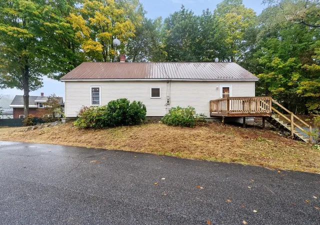 Photo 2 of Single family home for sale at 23 Columbus Cir, Newport, NH 03773 | MLS# 5112094 | Listing updated on 2026-10-07