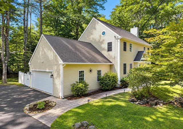 Photo 1 of Single family home for sale at 35 Old Lee Rd, Newfields, NH 03856 | MLS# 5112116 | Listing updated on 2026-10-15