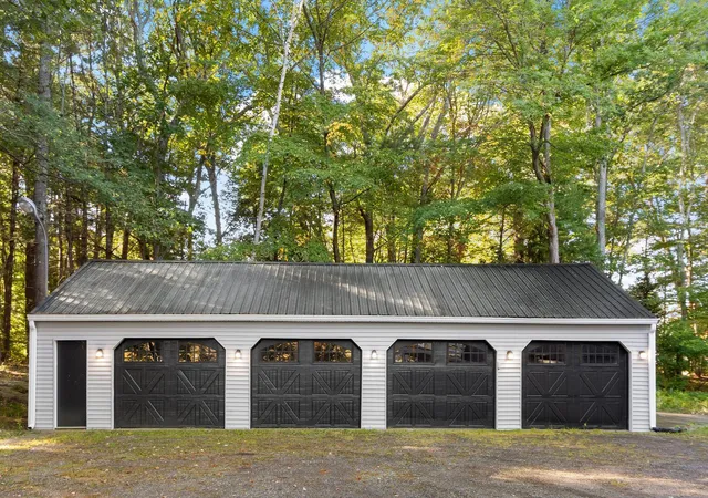 Photo 3 of Single family home for sale at 10 Pine Rd, North Hampton, NH 03862 | MLS# 5112124 | Listing updated on 2026-10-04