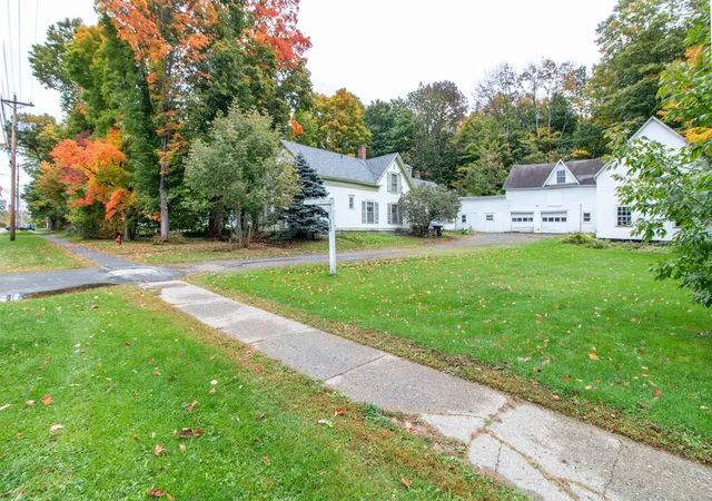 Photo 2 of Single family home for sale at 305 Main St, Derby, VT 05830 | MLS# 5112131 | Listing updated on 2026-10-07