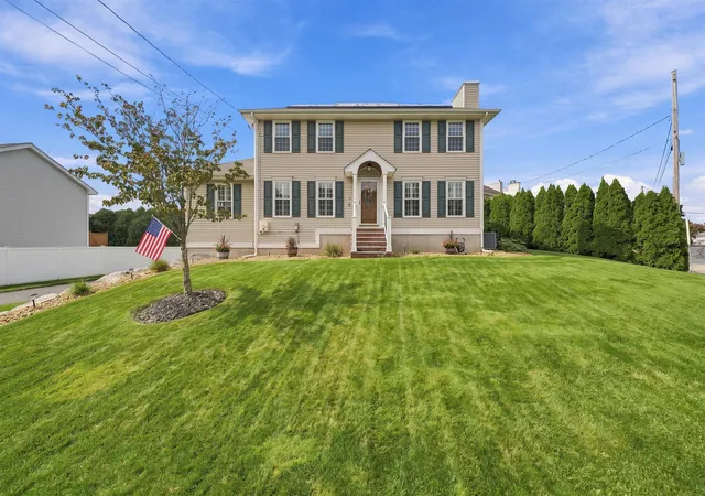 Photo 1 of Sale Pending at 94 Stonington Dr, Manchester, NH 03109 | MLS# 5112136 | Listing updated on 2026-10-25