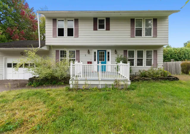 Photo 2 of Sale Pending at 12 Woodland Pl, South Burlington, VT 05403 | MLS# 5112166 | Listing updated on 2026-10-06