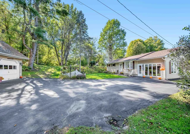 Photo 3 of Single family home for sale at 14 Howard St, Barre, VT 05641 | MLS# 5112169 | Listing updated on 2026-10-13